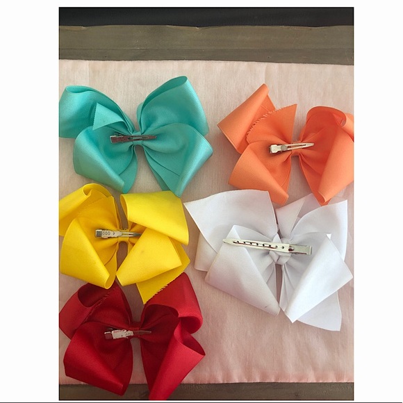 5 Solid Color Bows - Picture 2 of 9
